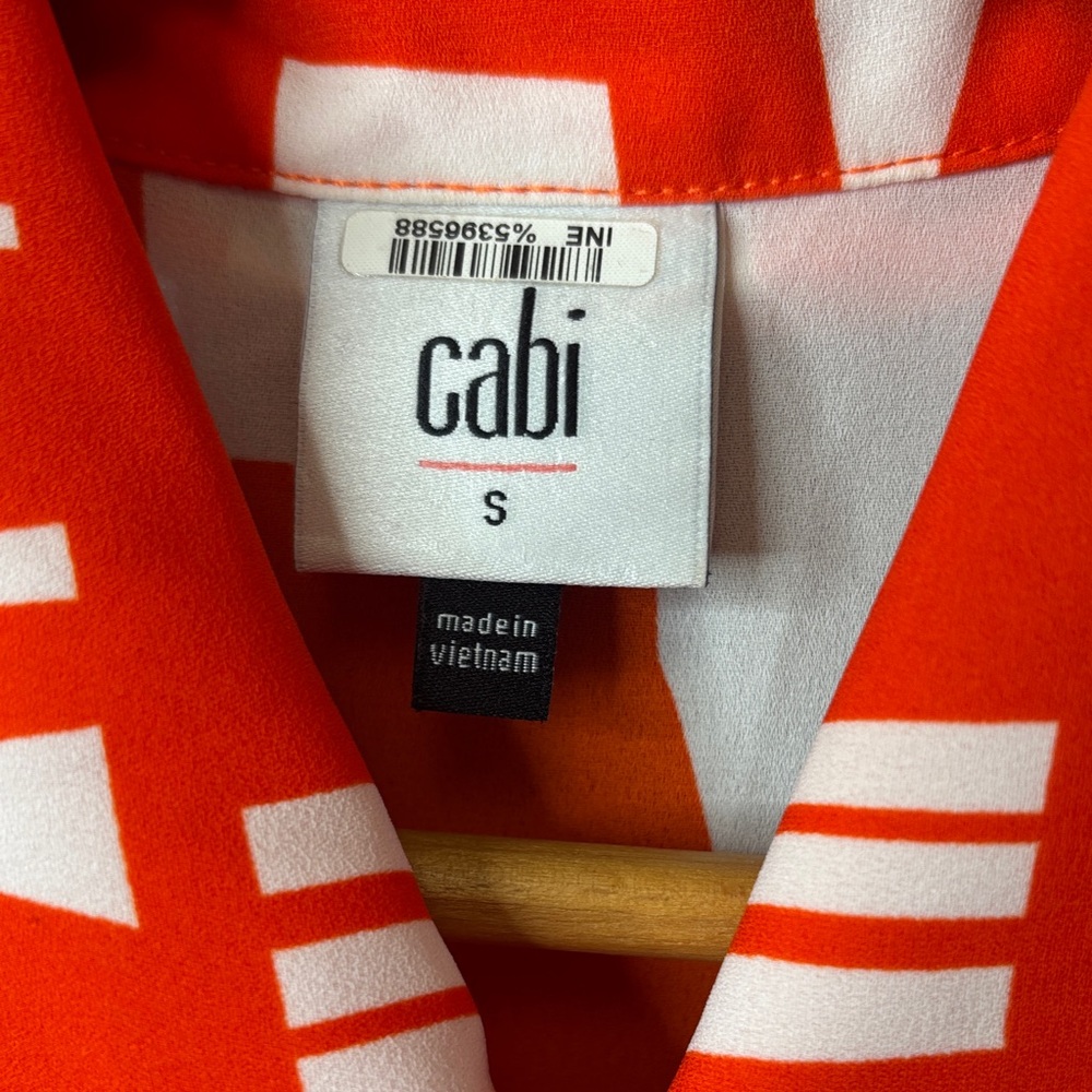 🧡 CAbi Orange & White Geometric Sleeveless Flowy Top Women Small 🧡 - Picture 3 of 15